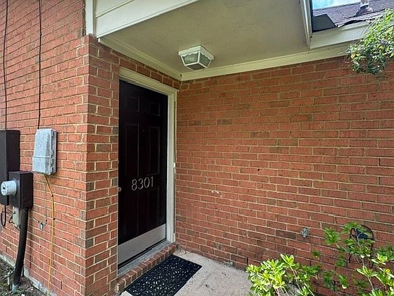 2nd image of 8301 Grand Oak Ct