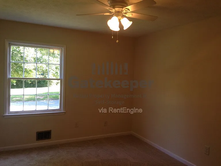 695 Georgia Ave — Photo 11