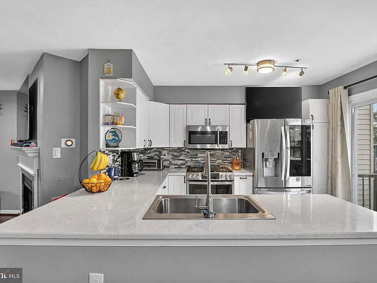3818 Early Glow Ln — Photo 19