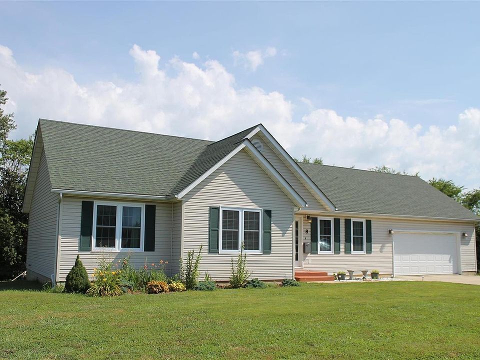 1st image of 8 Brady Ln