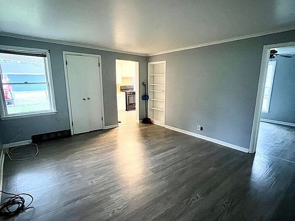 3rd image of 310 Pennsylvania Ave APT 3