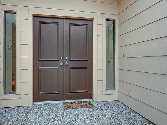 3rd image of 13819 Starhill Ct