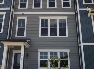1714 Autumn Maple Leaf Dr, Dumfries, VA 22026