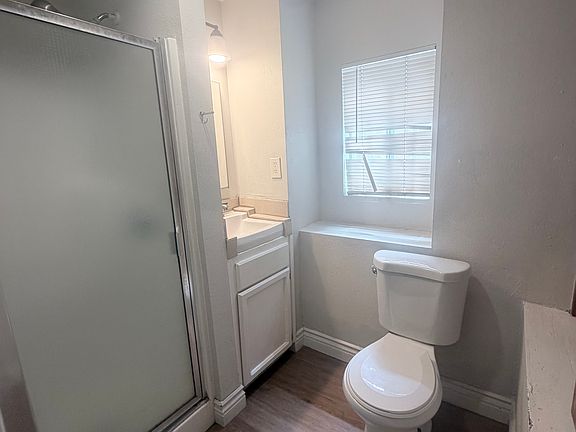 4th image of 1526 1/2 Attridge Ave
