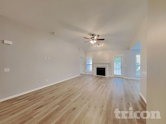 4th image of 101 Bentree Dr