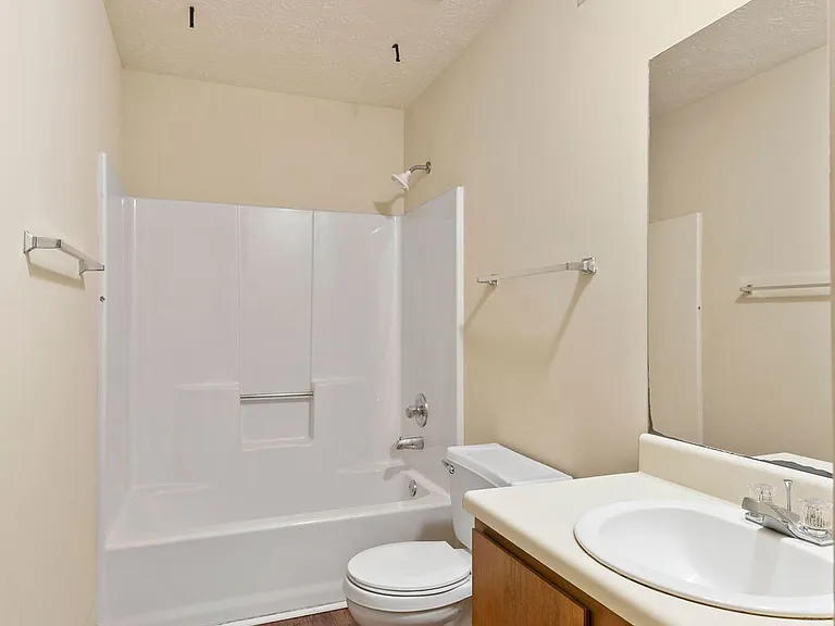 159 Burton St #10 — Photo 5