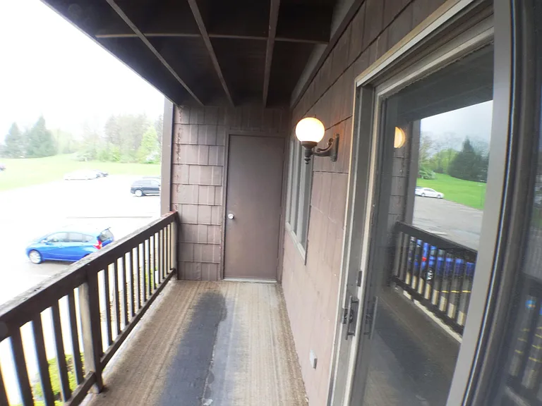 491 Lovers Ln #19 — Photo 11