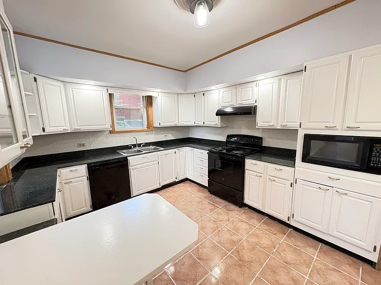 6345 Morrowfield Ave — Photo 2