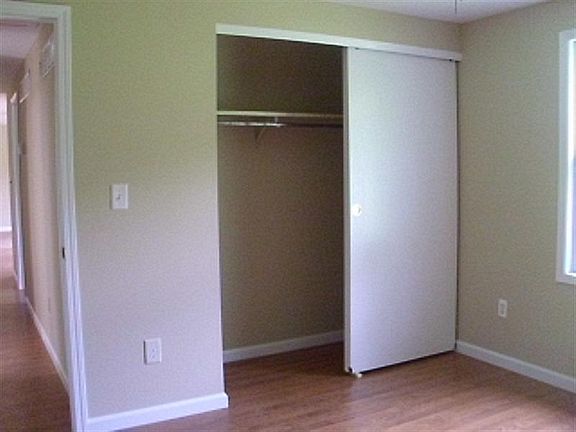 3rd image of 15986 Elizabeth Dr