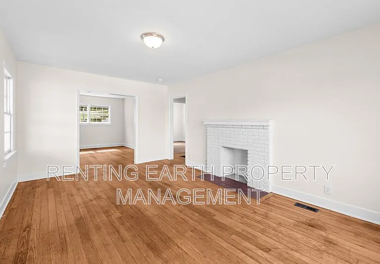 931 41st St — Photo 8
