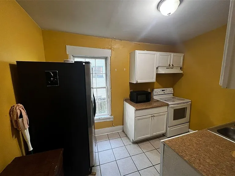1059 Hampton St NW — Photo 13