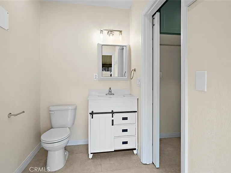 11750 California St — Photo 11