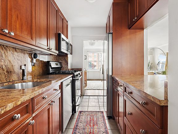 5th image of 401 E 74th St APT 12J