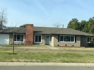 385 Laurel Ave, Lindsay, CA 93247