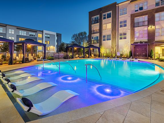 2nd image of 4131 Briargrove Cir #3-118