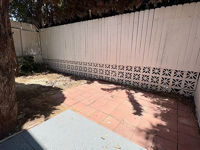 5655 Halbrent Ave #8 — Photo 14