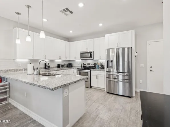 2821 S SKYLINE Drive #169, Mesa, AZ 85212