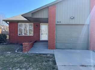 342 N Country Acres Ave, Wichita, KS 67212