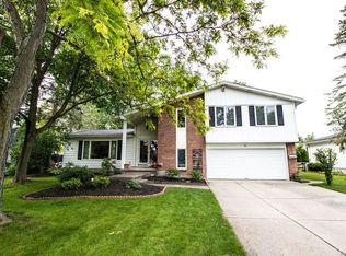 46 Candlewood Ln, Buffalo, NY 14221
