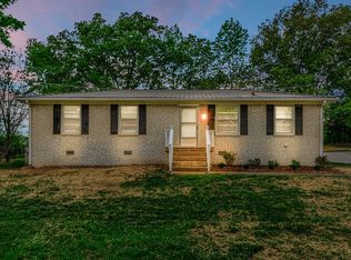 129 Hilltop Dr, Mc Ewen, TN 37101