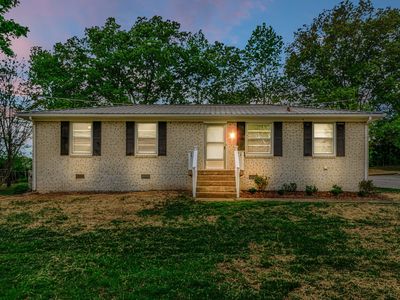 129 Hilltop Dr, Mc Ewen, TN, 37101