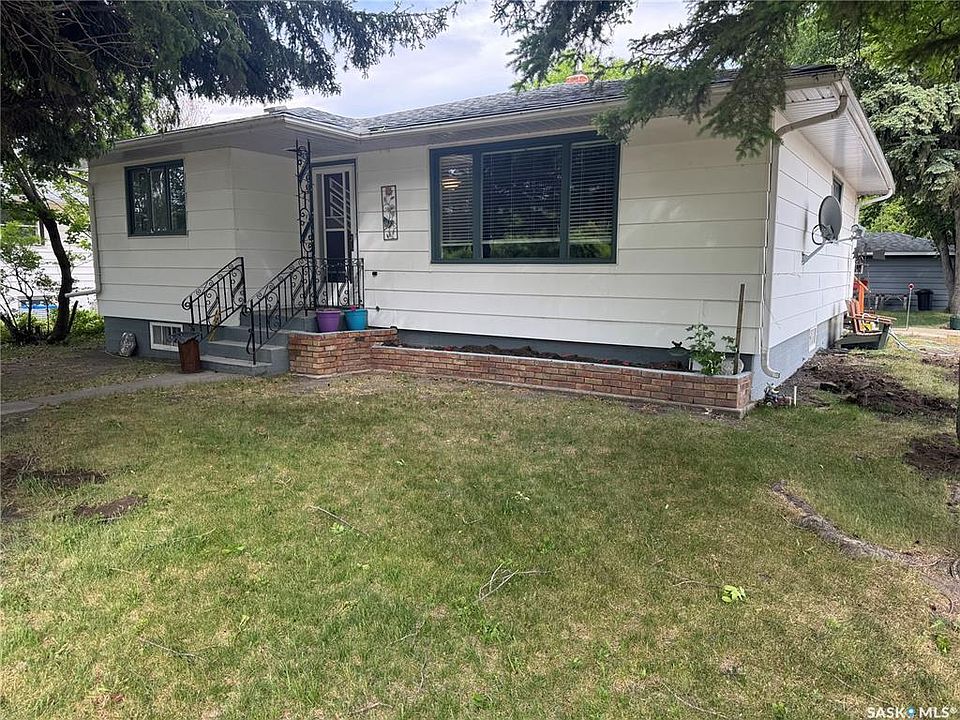 1st image of 401 2nd Ave