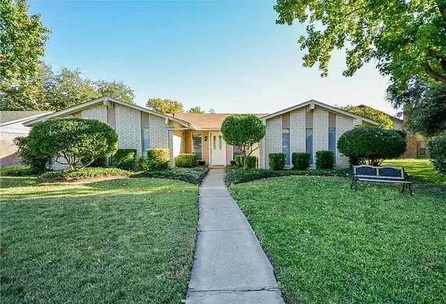 3 bed, 1596 sqft, $2,500 — Photo 1