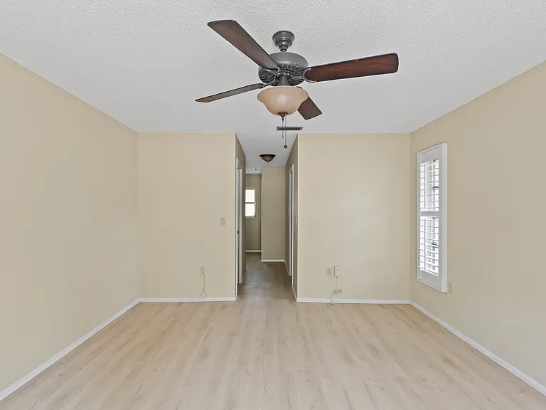 8127 Timber Lake Ln — Photo 5