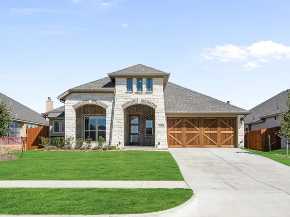 541 Red Maple Rd, Waxahachie, TX 75165