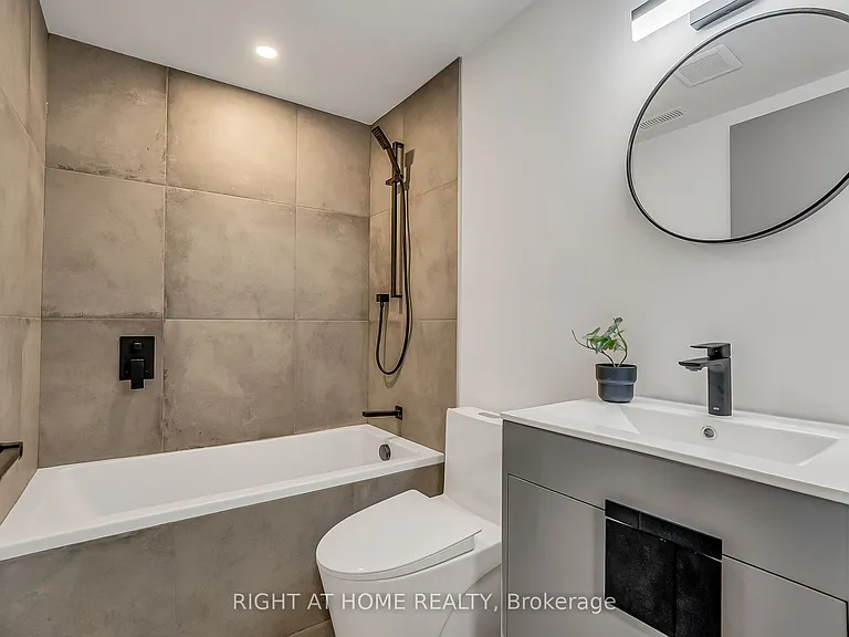 1169 Davenport Rd #2 — Photo 23