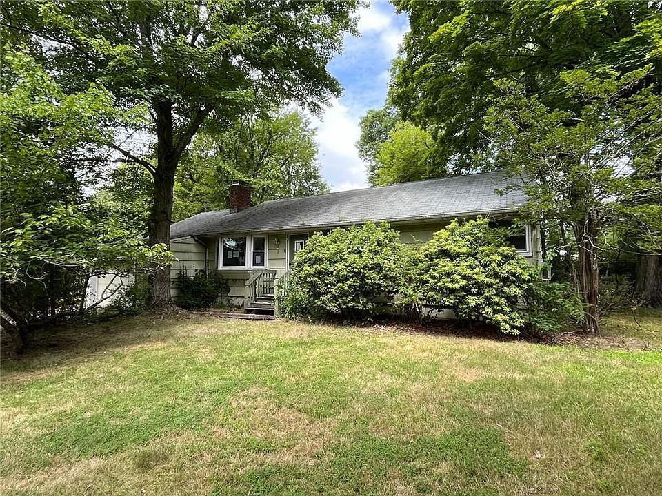 1st image of 10 Iroquois Avenue