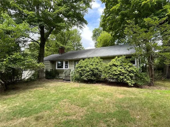 10 Iroquois Avenue, Palisades, NY 10964