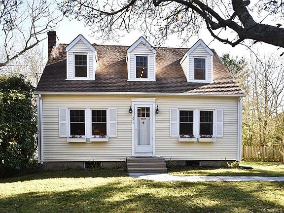 2nd image of 221 Elm St
