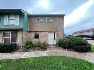 1021 Willow Oaks Cir, Pasadena, TX 77506