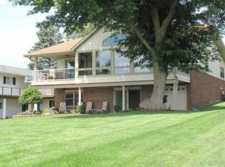 301 Nottingham Dr, Brooklyn, MI 49230