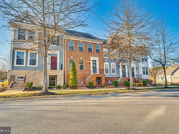 2nd image of 221 Buckeye Cir