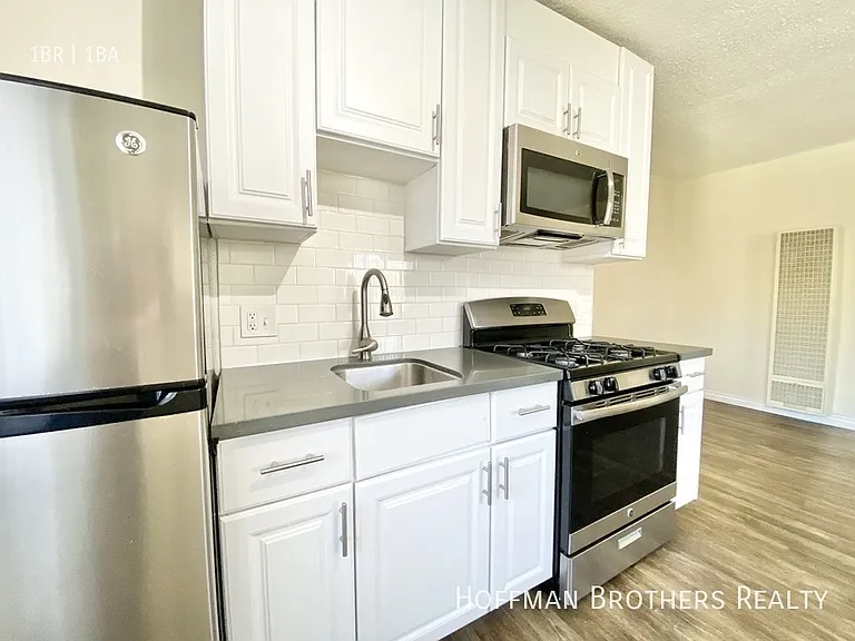 4619 Lomita St #4 — Photo 2