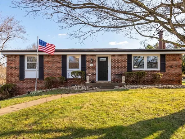 701 Havengate Dr, Bethel Park, PA 15102