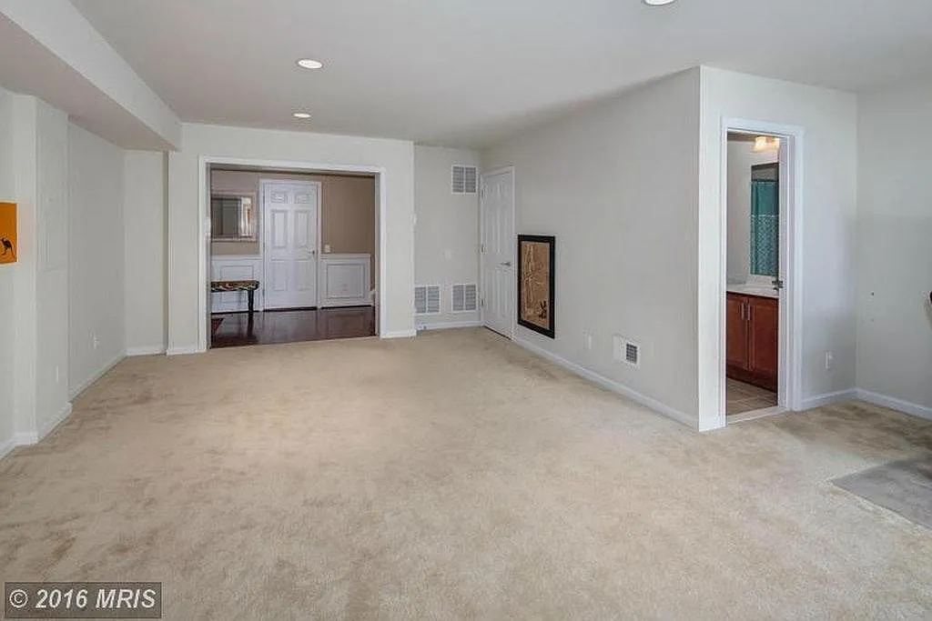 3 bed, 3.5 bath, 2540 sqft, $3,399 — Photo 4