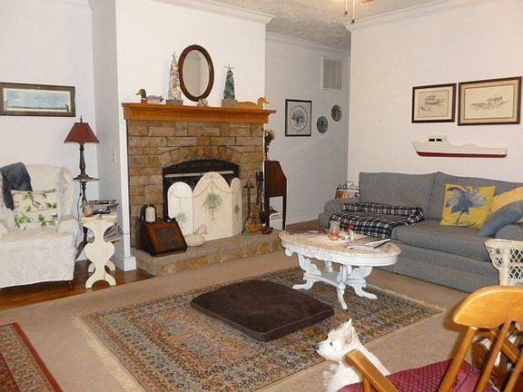 4th image of 441 Wildwood Cir