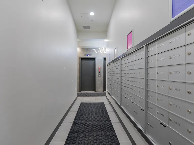 2346 Weston Rd — Photo 41