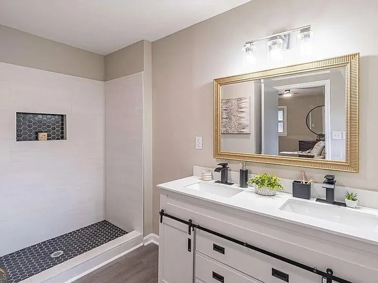1523 Delia Dr — Photo 20