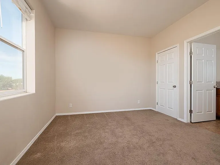 Master Bedroom |2-Bedroom 2-Bathroom Apartment Homes | Coronado Townhomes