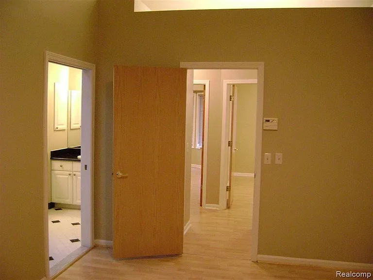 215 Cherry Dr — Photo 13