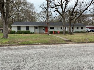 107 Thunderbird Dr, Athens, TX 75751