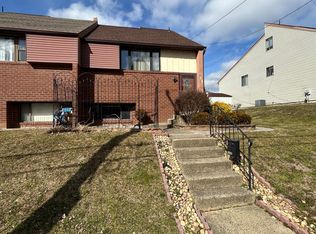 9236 Old Newtown Rd, Philadelphia, PA 19115