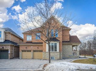 11 Mistyglen Cres, Brampton, ON L6Y 0X2