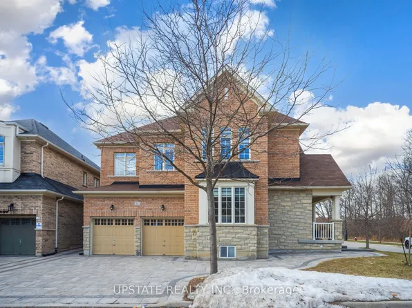 11 Mistyglen Cres, Brampton, ON L6Y 0X2