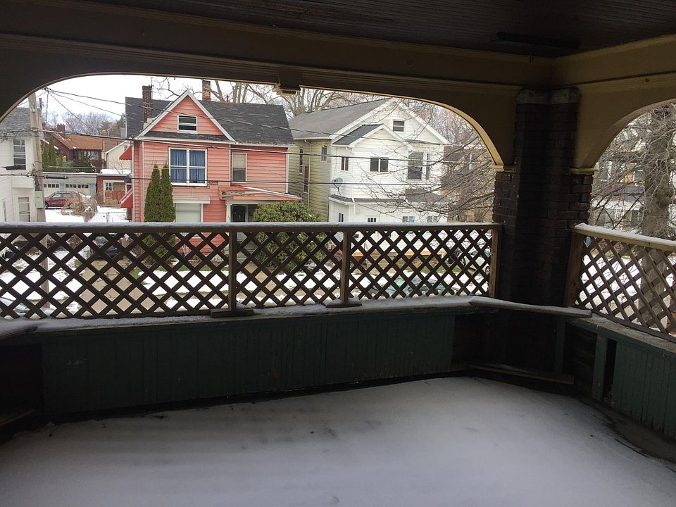Second floor porch, 192 additional sq feet