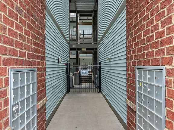 4th image of 807 18th Ave #414